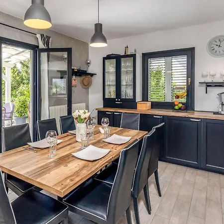 Beautiful In With Sauna Σπίτι διακοπών Οπατία