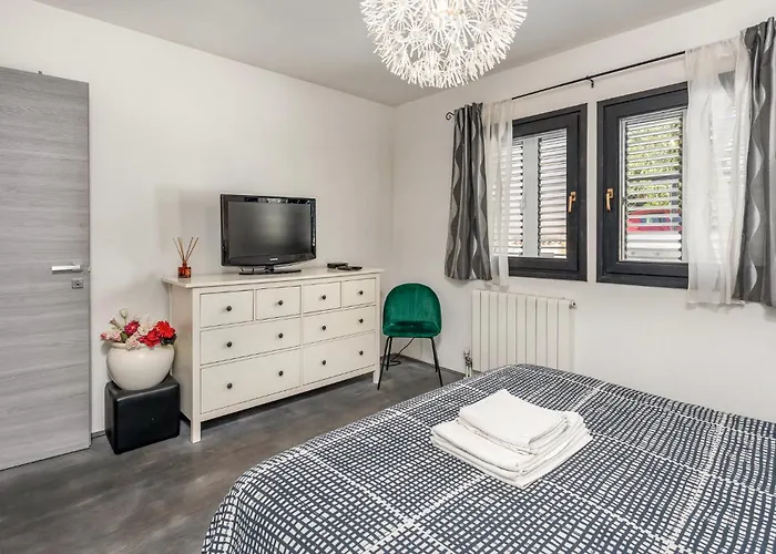 Beautiful In With Sauna * أوباتيا