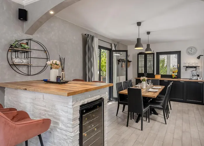 Beautiful In With Sauna بيت للعطل *