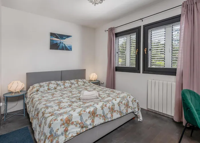 Beautiful In With Sauna